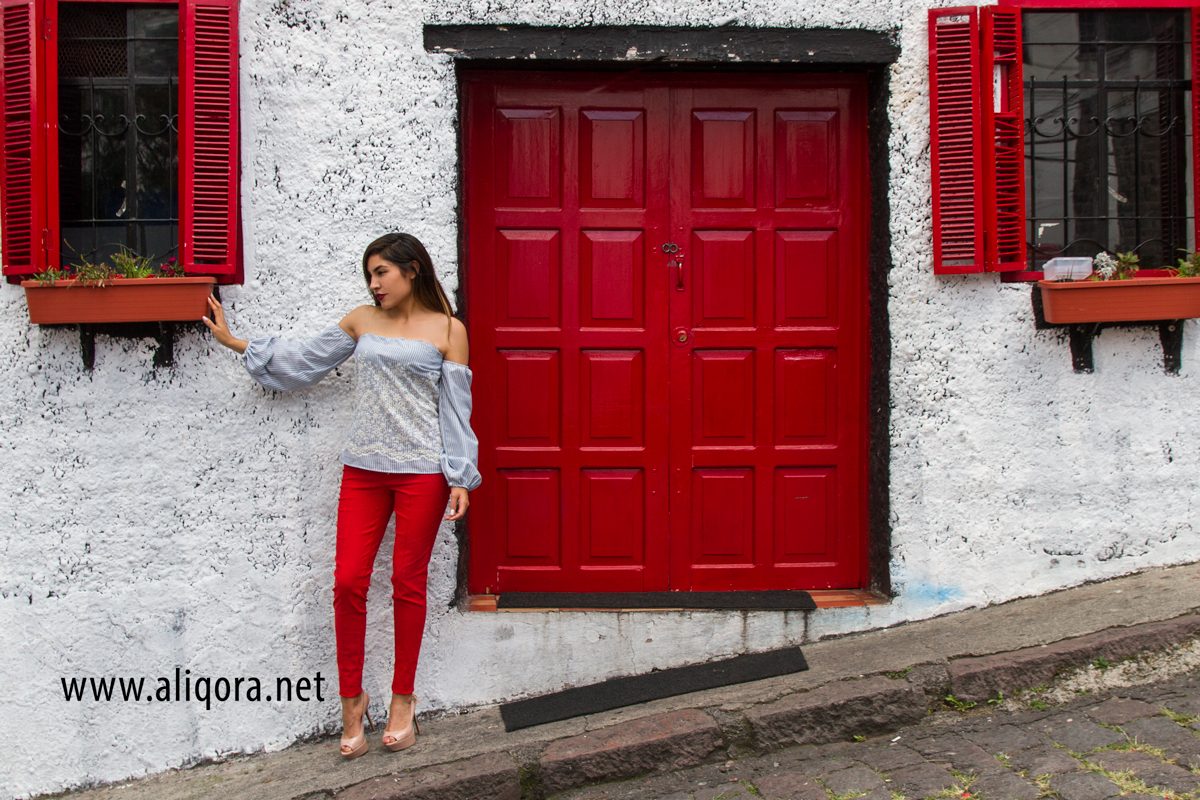 blusa a rayas con tejido de flores