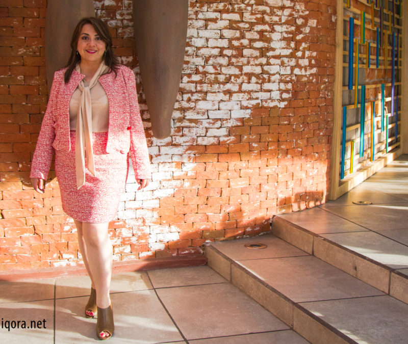 Chaqueta y falda roja en tejido de aire tweed