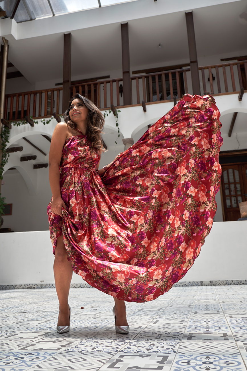 vestido maxi, tonos rojos