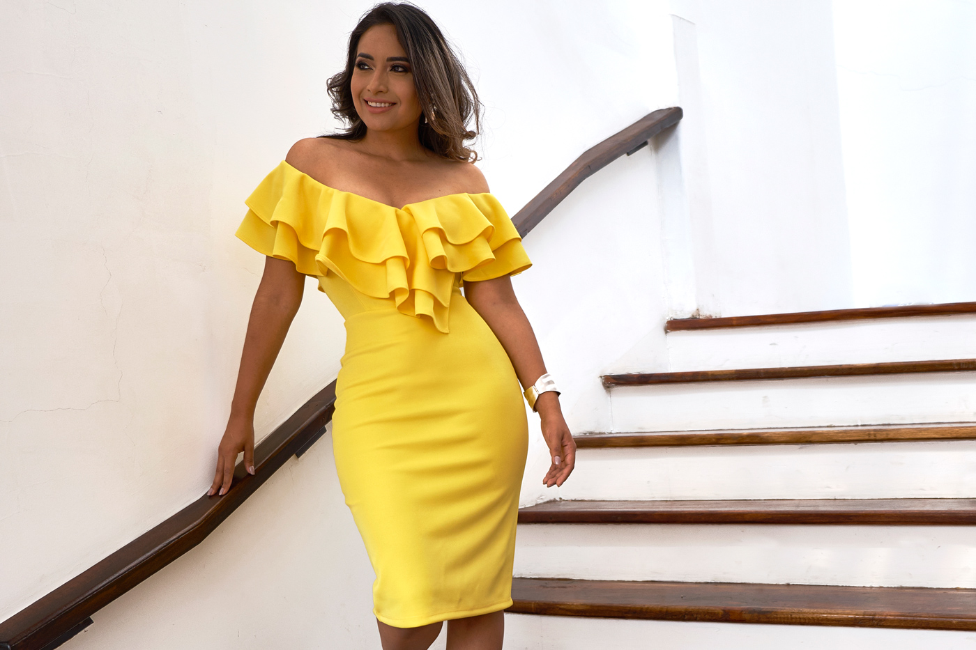 Vestido amarillo vuelos – aliqora moda